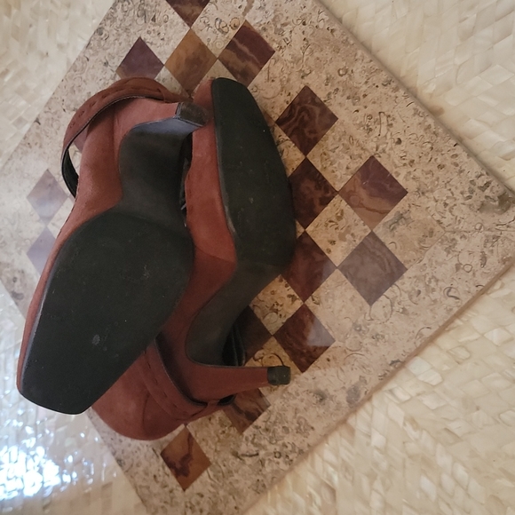 Vince Camuto - Picture 8 of 8